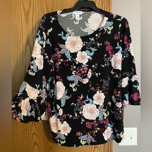 Plus 2X top bell sleeve